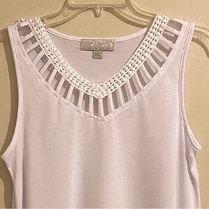 Carolyn Taylor Women’s White Top Size S Sleeveless Casual Asymmetric Hem